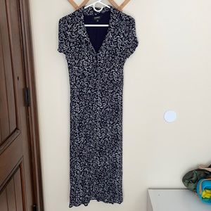 Darling 90s inspired midi floral dress